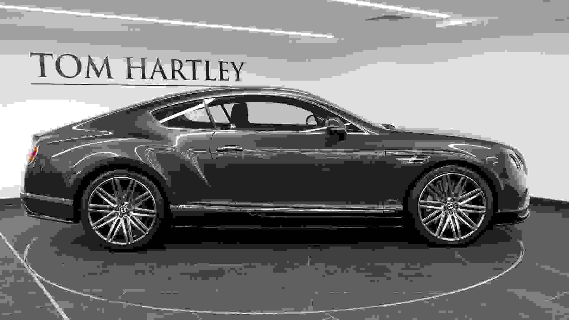 Bentley CONTINENTAL GT Photo ac252eaf-4a97-4e3c-b8a9-81d6e1624f38.jpg
