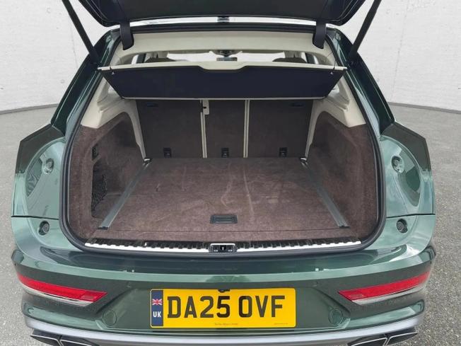 BENTLEY Bentayga Photo 22