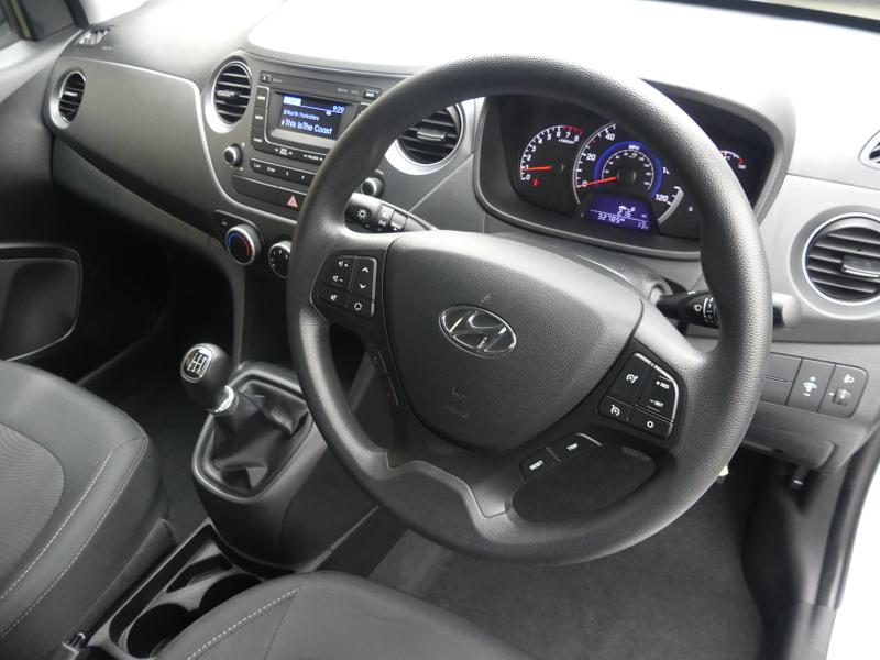 Hyundai i10 Photo ac2c1c69-4e2f-4be4-a739-660c25c763a5.jpg