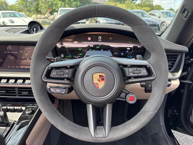 PORSCHE 911 Photo 25