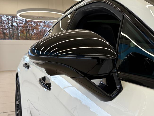 PORSCHE Panamera Photo 22