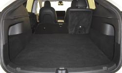 TESLA MODEL Y Photo 19