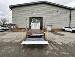 Mercedes-Benz Sprinter Photo 3