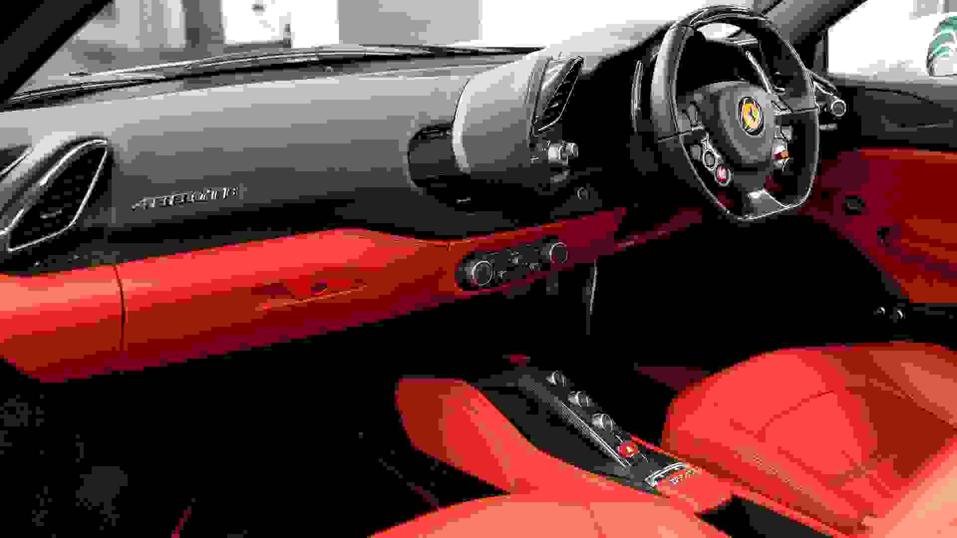 Ferrari 488 Photo ac3a0d22-f981-4610-abbe-af6867e2050f.jpg