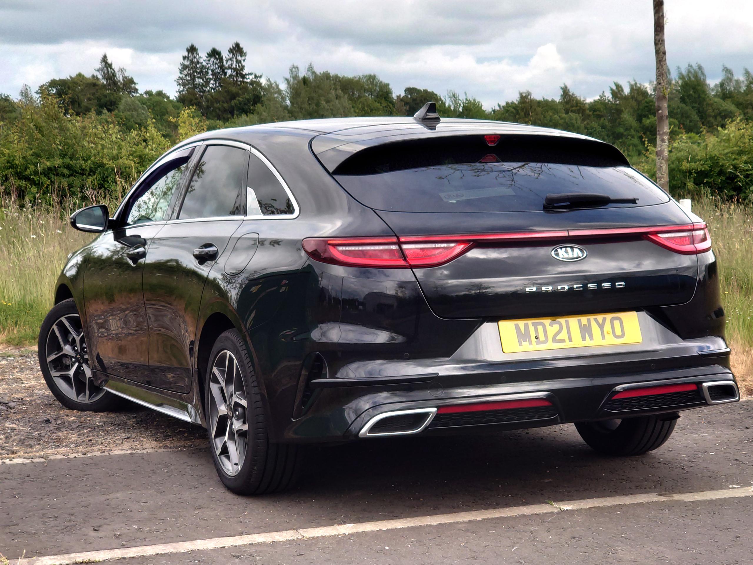 Kia ProCeed 1.5 TGDi ISG GTLINE in Phantom Black £22,492