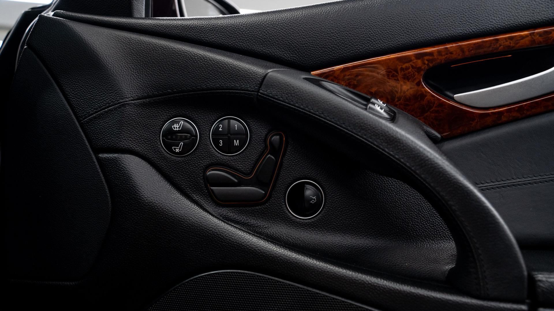 Mercedes-Benz SL65 Photo ac4d2afa-13af-4a63-80b2-144108c88328.jpg
