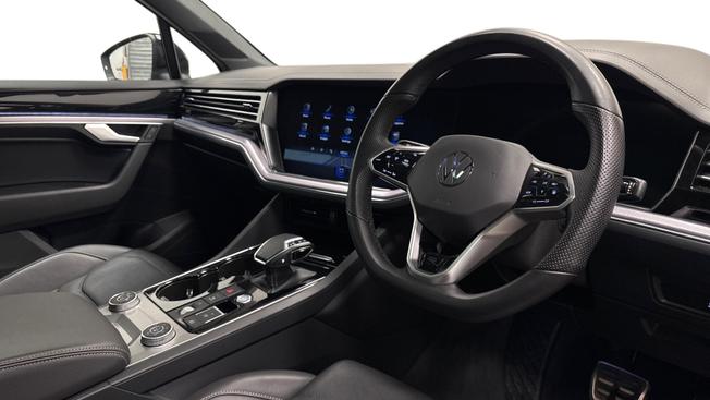 VOLKSWAGEN Touareg Photo 6