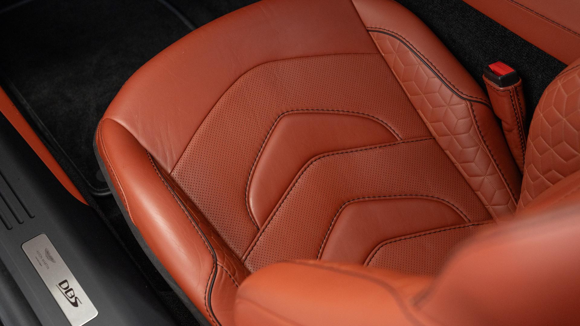 Aston Martin DBS Photo ac91afff-c575-44ef-9512-33d20f554620.jpg
