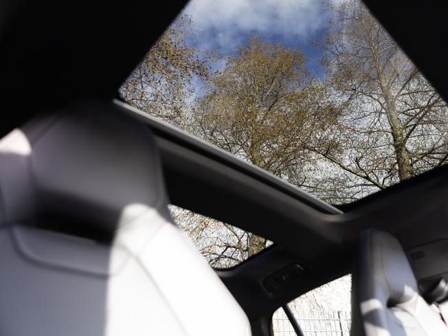 PORSCHE Panamera Photo 15