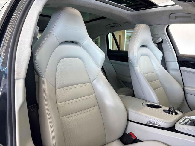 PORSCHE Panamera Photo 14
