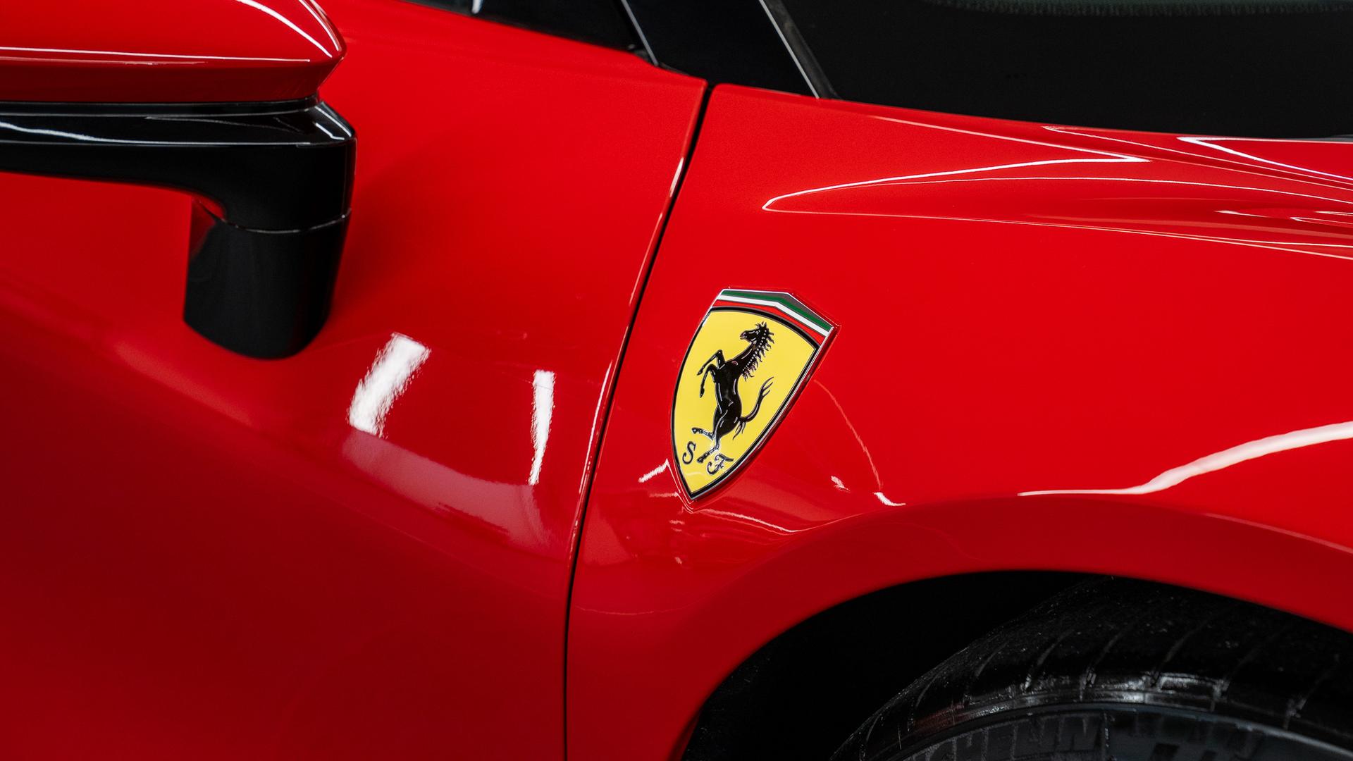 Ferrari SF90 Photo acabda84-bdf0-43b2-9ec1-a485a103d4ad.jpg