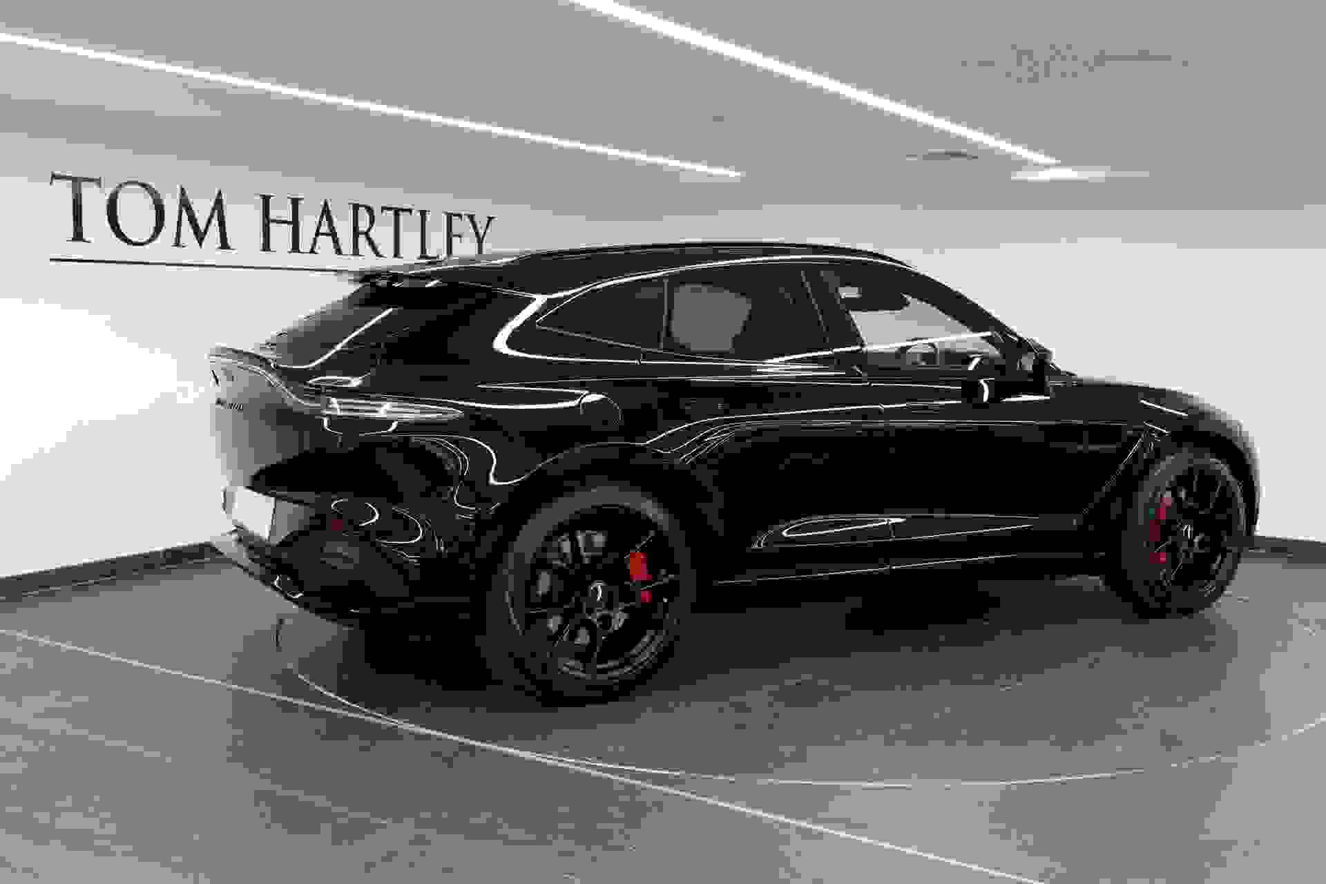 Aston Martin DBX Photo acb58228-f316-4e1e-9406-35b190378e31.jpg