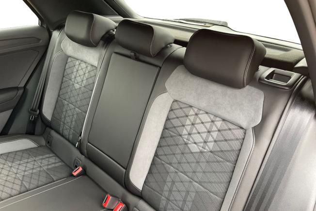 VOLKSWAGEN T-Roc Photo 16