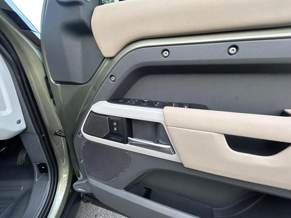 Used Land Rover Defender 110 LB21APX 16
