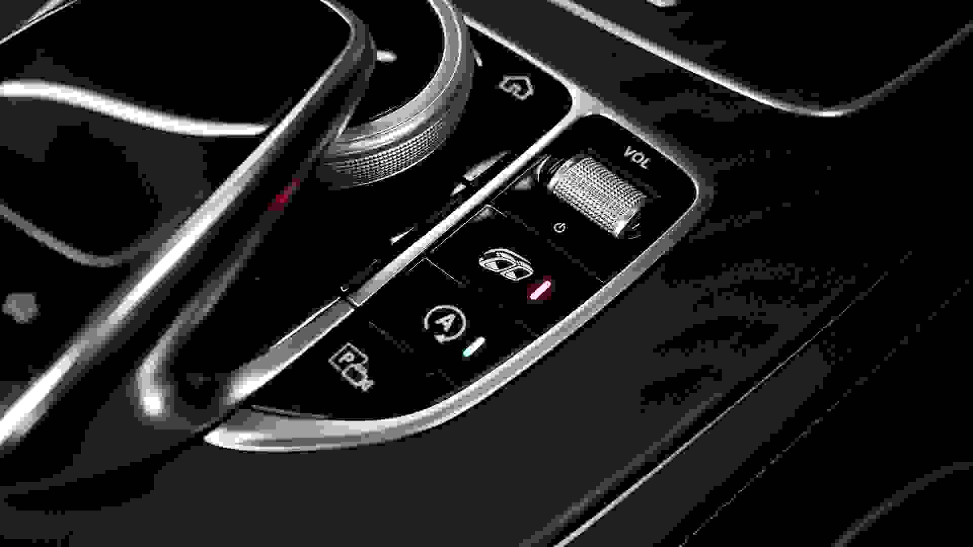 Mercedes-Benz E63 AMG Photo acd77dc3-4b63-4003-b37d-0a35257f7979.jpg