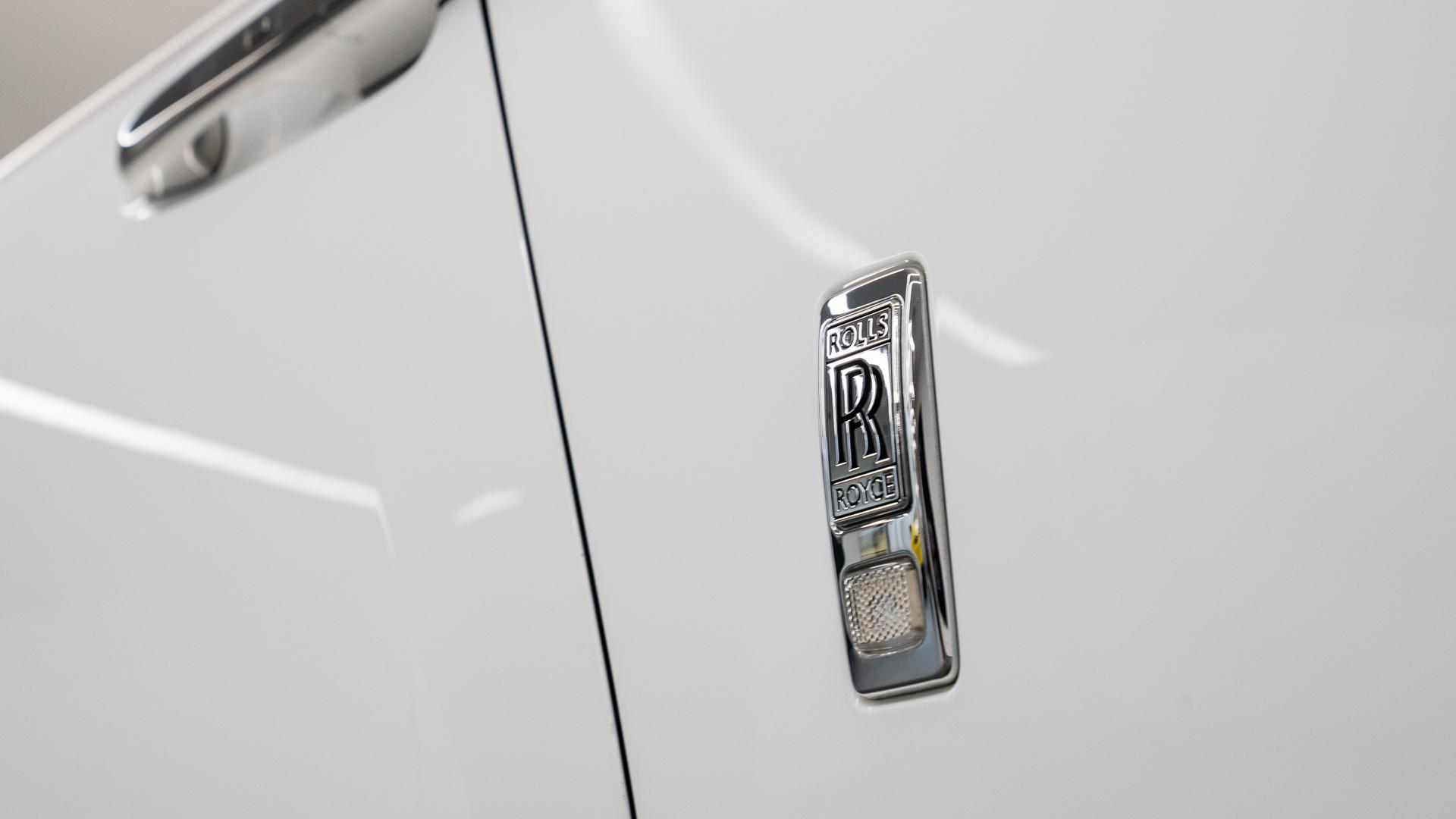 Rolls-Royce Dawn Photo acdb94ef-497b-4792-b560-2f57e051ae84.jpg