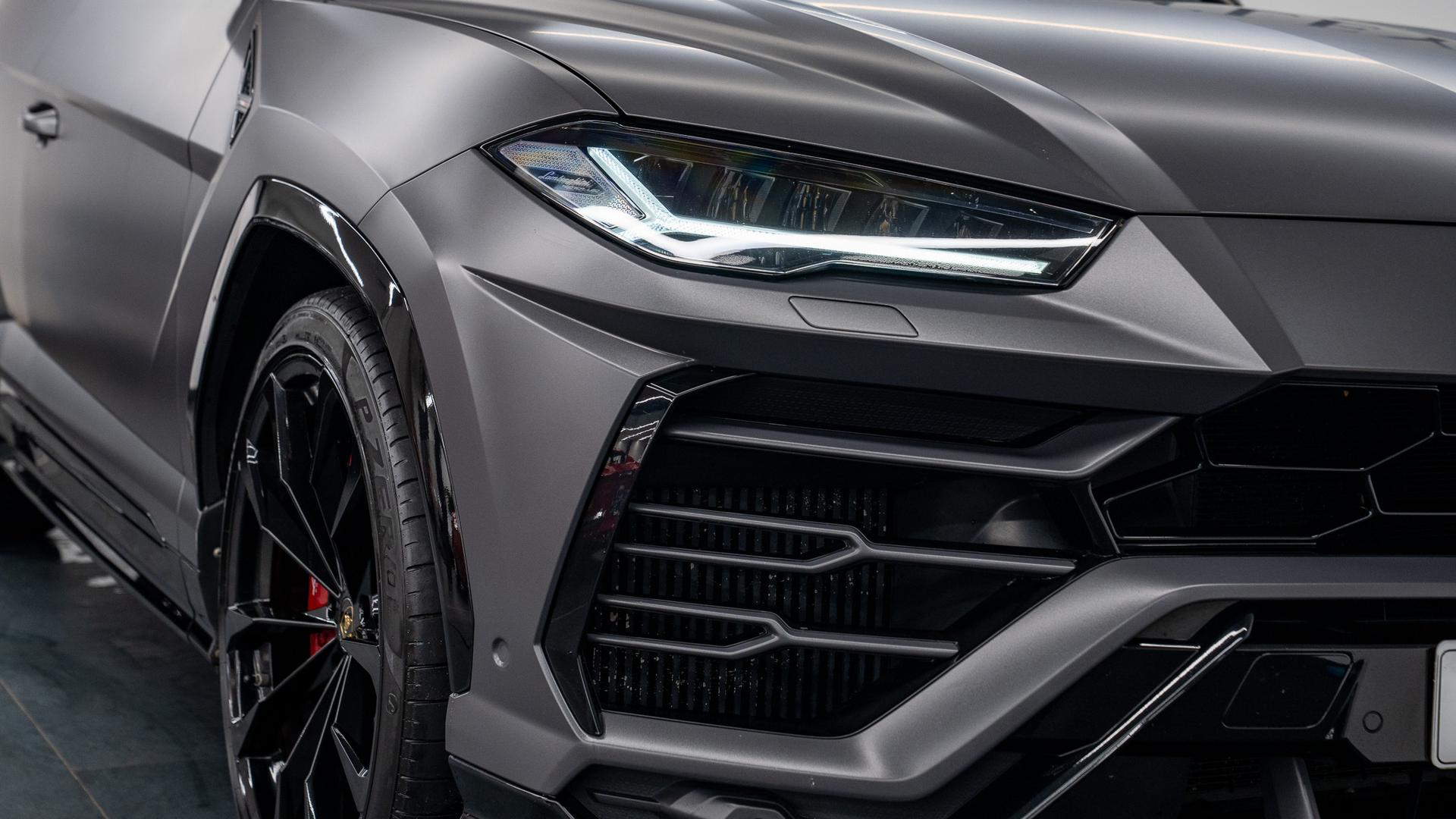 LAMBORGHINI Urus Photo acdec89a-b545-4e82-b0cd-3e0e607f137f.jpg
