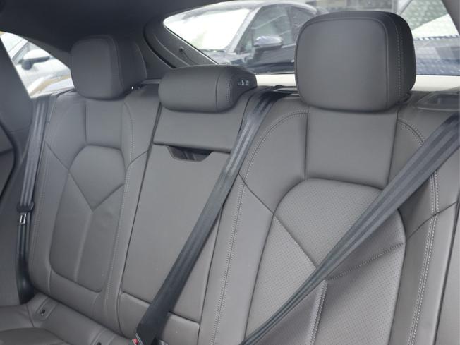 PORSCHE Macan Photo 35