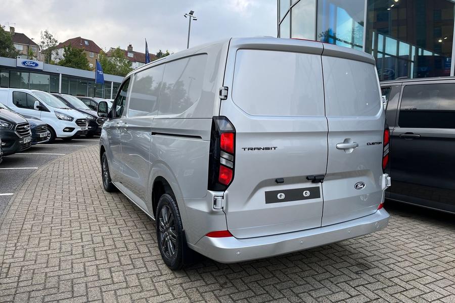 Ford TRANSIT CUSTOM Photo ace6892d-1b86-4cd3-9a02-9b62f3f9eaef.jpg