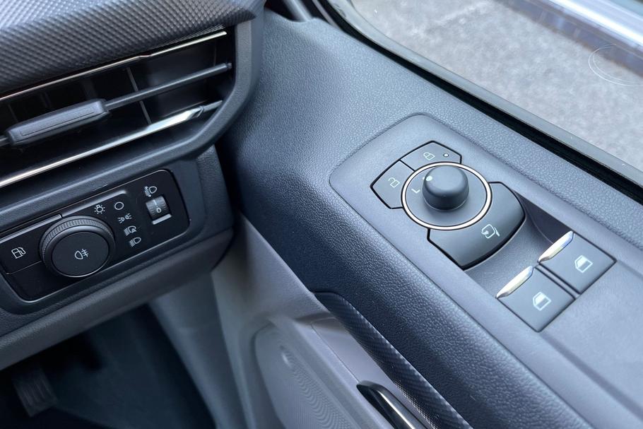 Used Ford TRANSIT CUSTOM PHEVLIM4 24