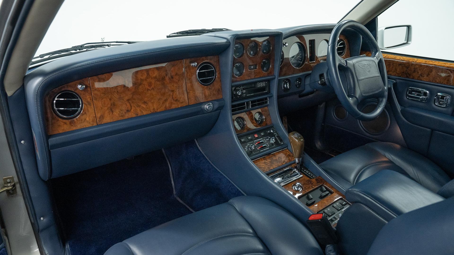 Bentley Continental Photo ace798d7-5b31-448b-bc3d-604b0f02688f.jpg