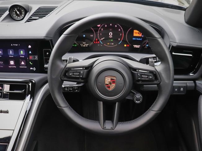 PORSCHE Panamera Photo 32