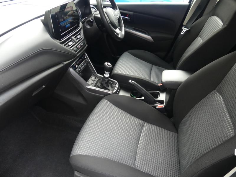 Suzuki S-Cross Photo ad0d4325-35a7-4e40-85bf-b30e0b0f6806.jpg