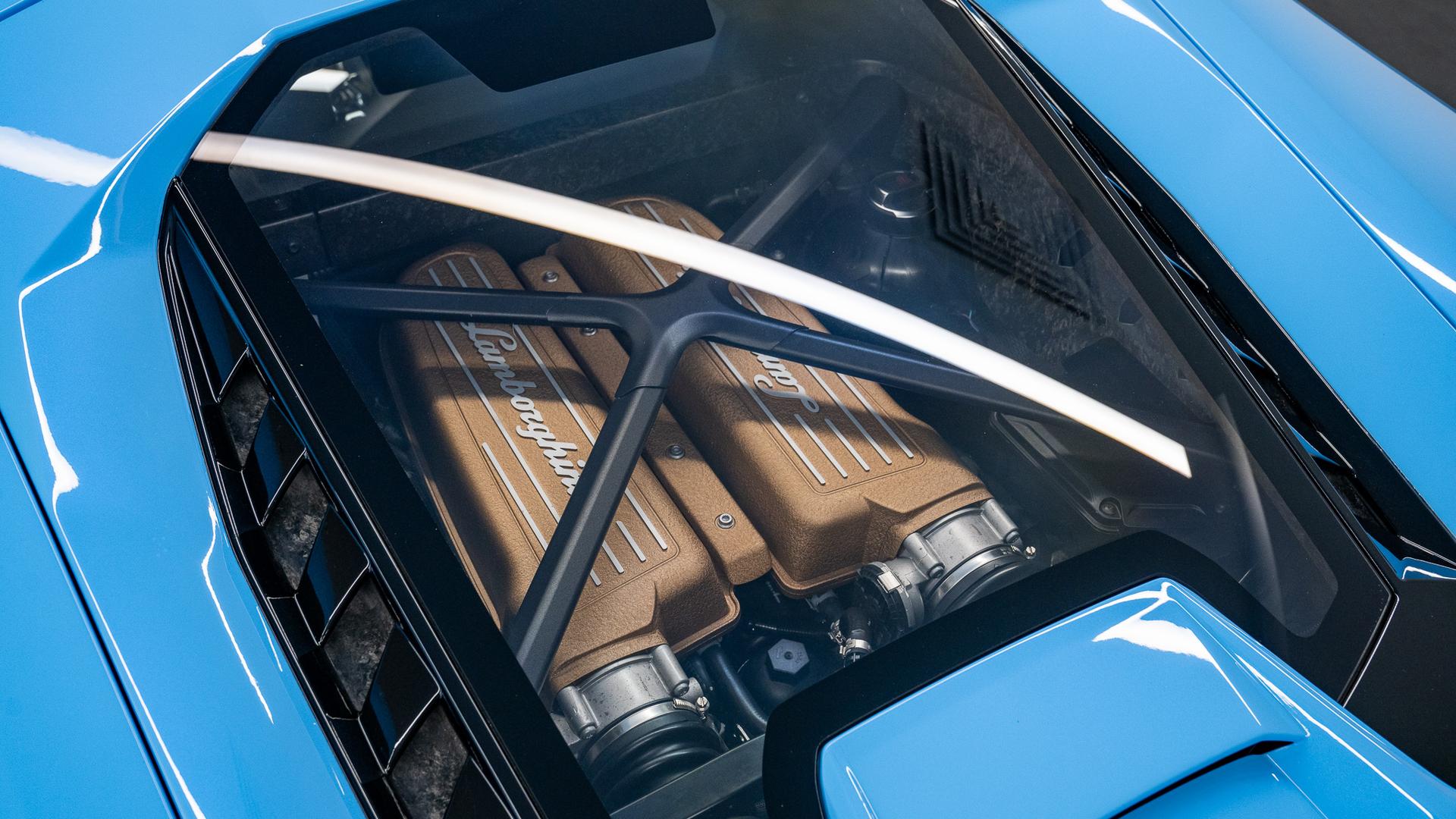 LAMBORGHINI Huracan Photo ad100582-1aaf-40b3-909b-084611735718.jpg