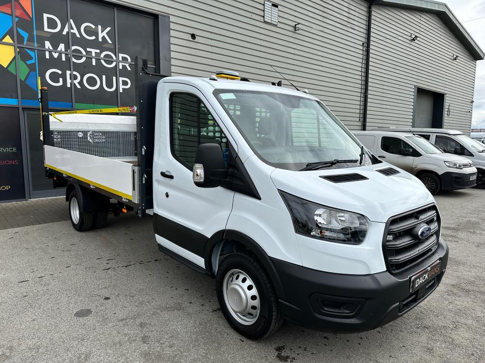 Ford Transit Photo ad2497d0-bc53-4985-a52c-dcc9ca4d70c3.jpg