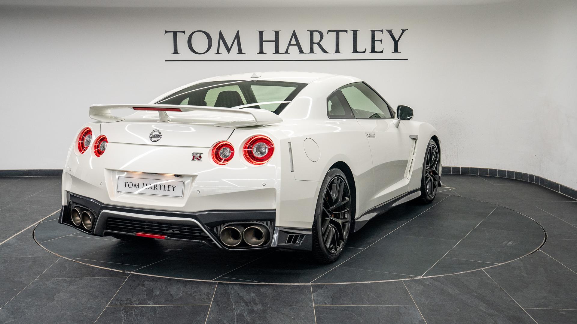 Nissan GT-R Photo ad311cf2-790c-4e72-ad55-59ea96d9520e.jpg