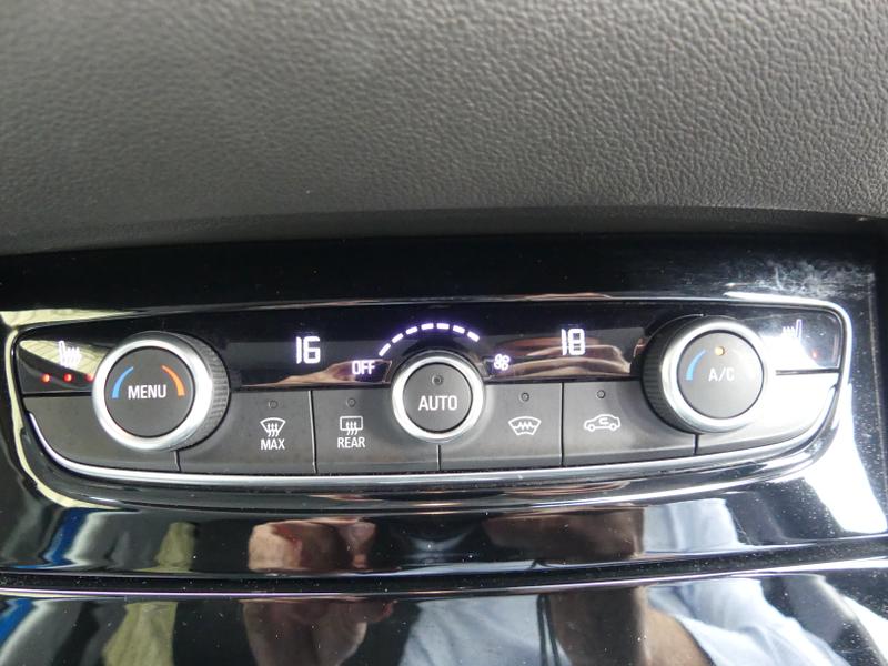 Vauxhall Grandland X Photo ad41e856-2cee-4f12-be1a-6e0b5e297629.jpg