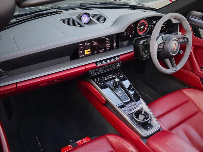 PORSCHE 911 Photo 27