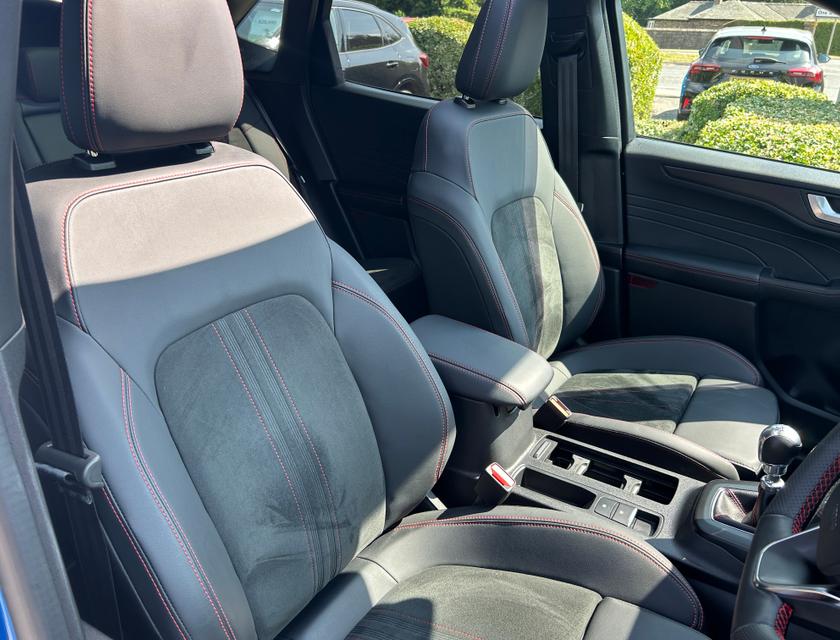 Ford Kuga Photo ad4723f6-1960-42a9-89d9-84b4d04bd1d9.jpg