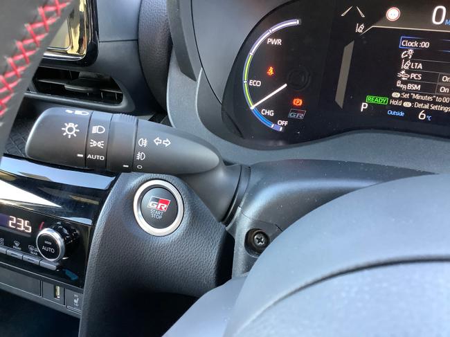 Toyota Yaris Cross Photo ad4e17ef-11db-4b19-b4d0-053f4695902d.JPG