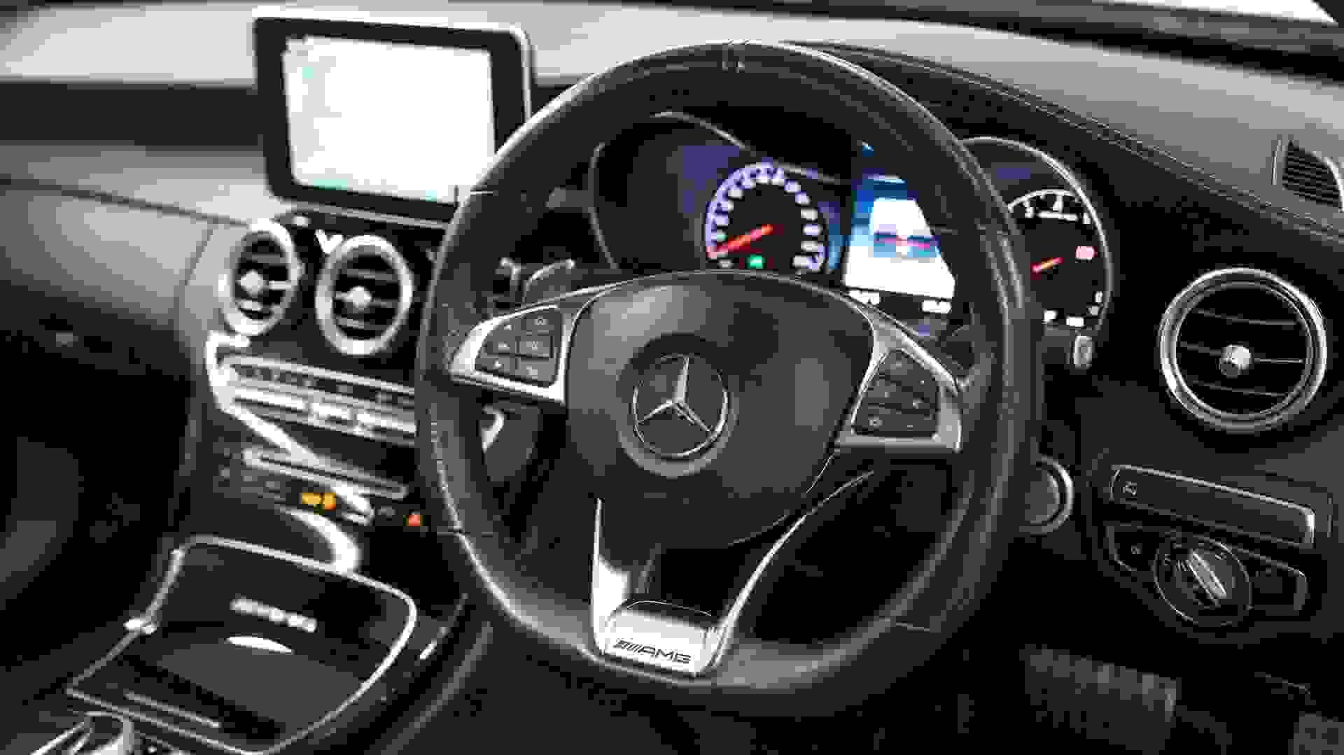 Mercedes-Benz C63 AMG Photo ad5f40fc-6df3-468c-a646-ce5fb743df3a.jpg