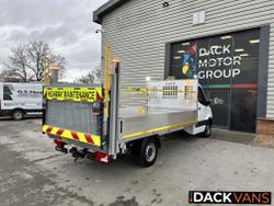 Mercedes-Benz Sprinter Photo 28