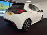 Toyota Yaris Photo 9