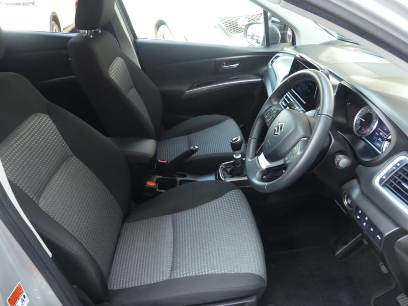 Suzuki S-Cross Photo ad6cfea8-3c52-4d37-984a-ed8734c6585f.jpg