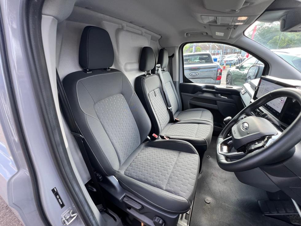 Ford Transit Custom Photo ad8bc26c-017b-4540-bd8c-0fb60c2b7153.jpeg