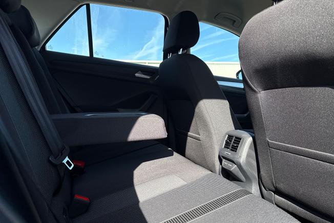 Volkswagen T-Roc Photo 23