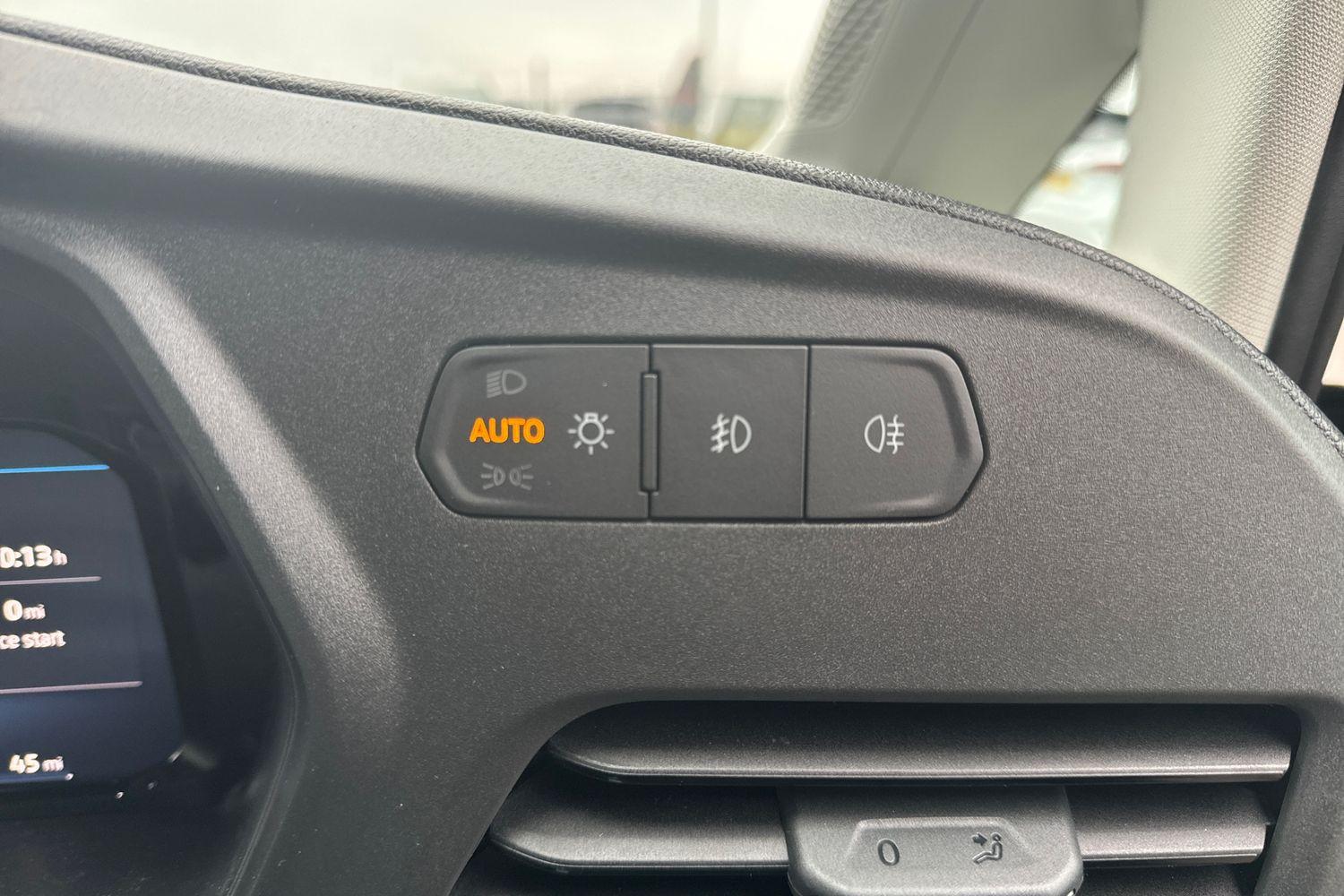 Ford TRANSIT CONNECT Photo 29