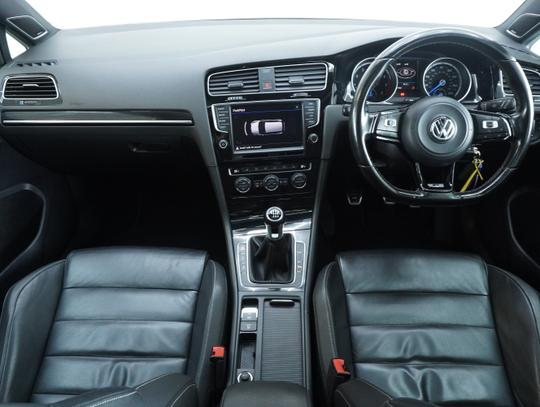 Volkswagen Golf Photo adcbdafb-5e29-4eff-9416-cbe2b3794b86.jpg
