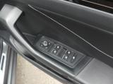 Volkswagen T-Roc Photo 24