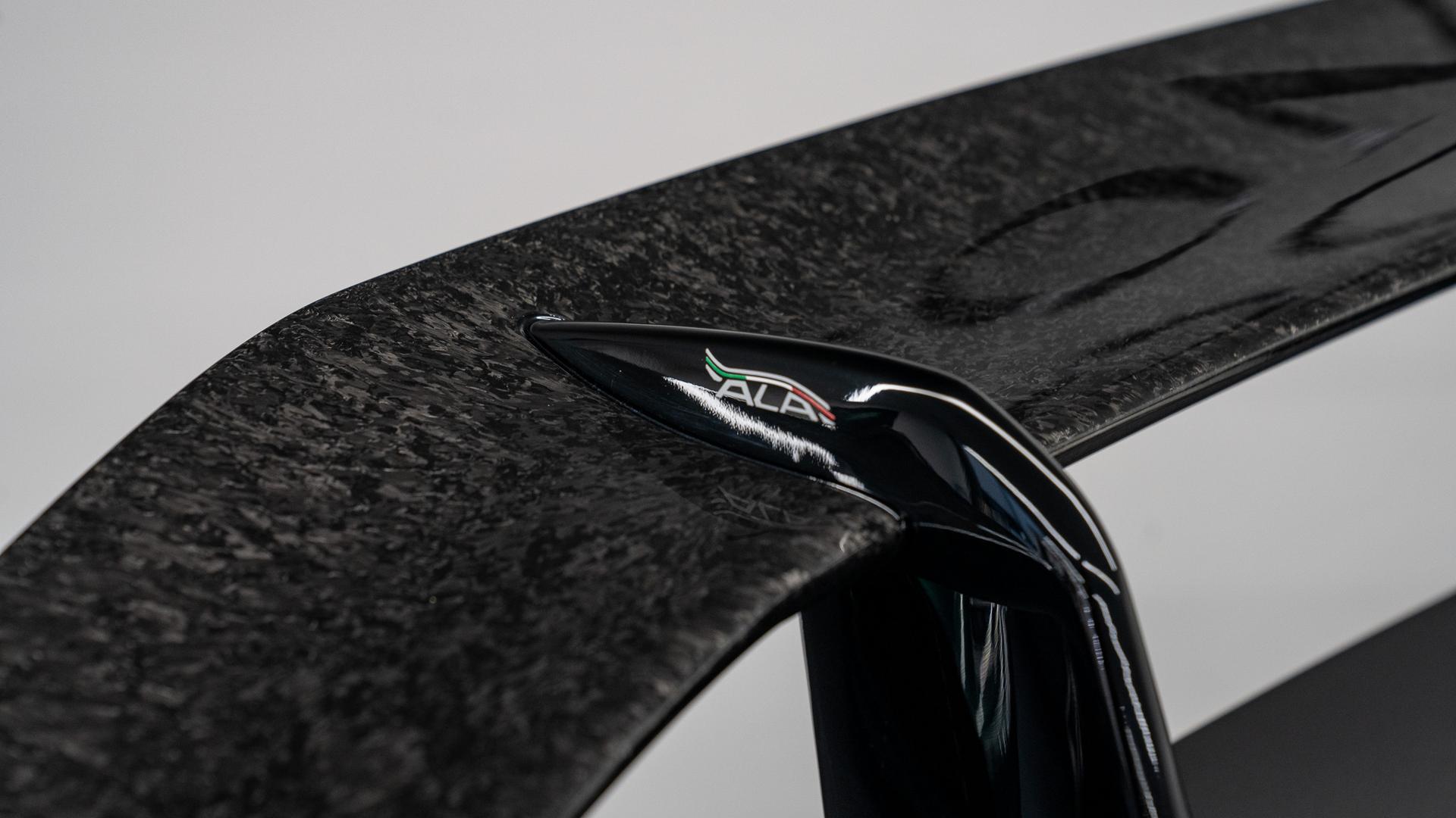 LAMBORGHINI Huracan Photo add160e3-fe9f-4b51-8080-20e0bfff0fa9.jpg
