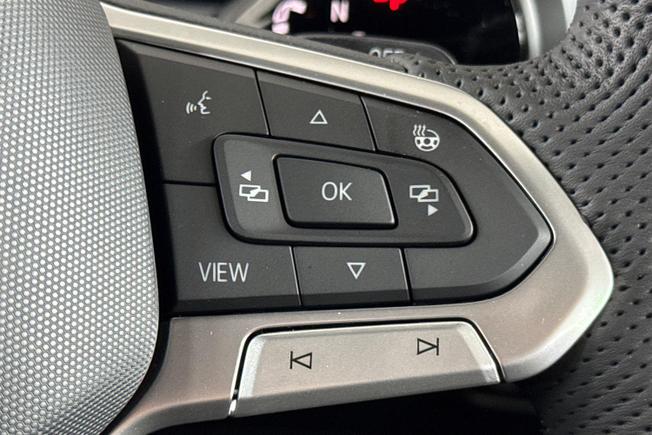 VOLKSWAGEN Tiguan Photo 17