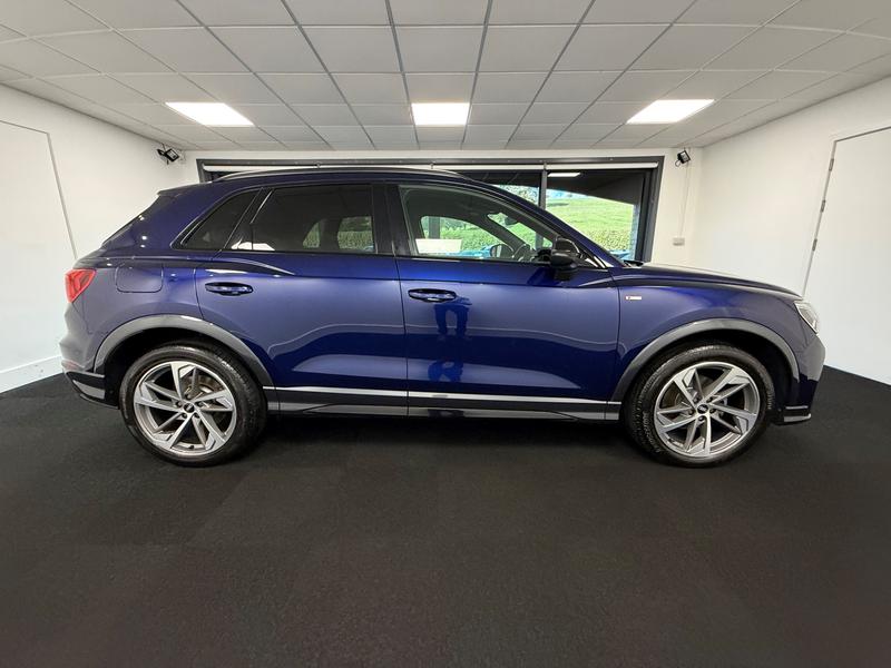 Audi Q3 Photo ade139a5-283d-4eb6-b703-2d346d564621.jpg
