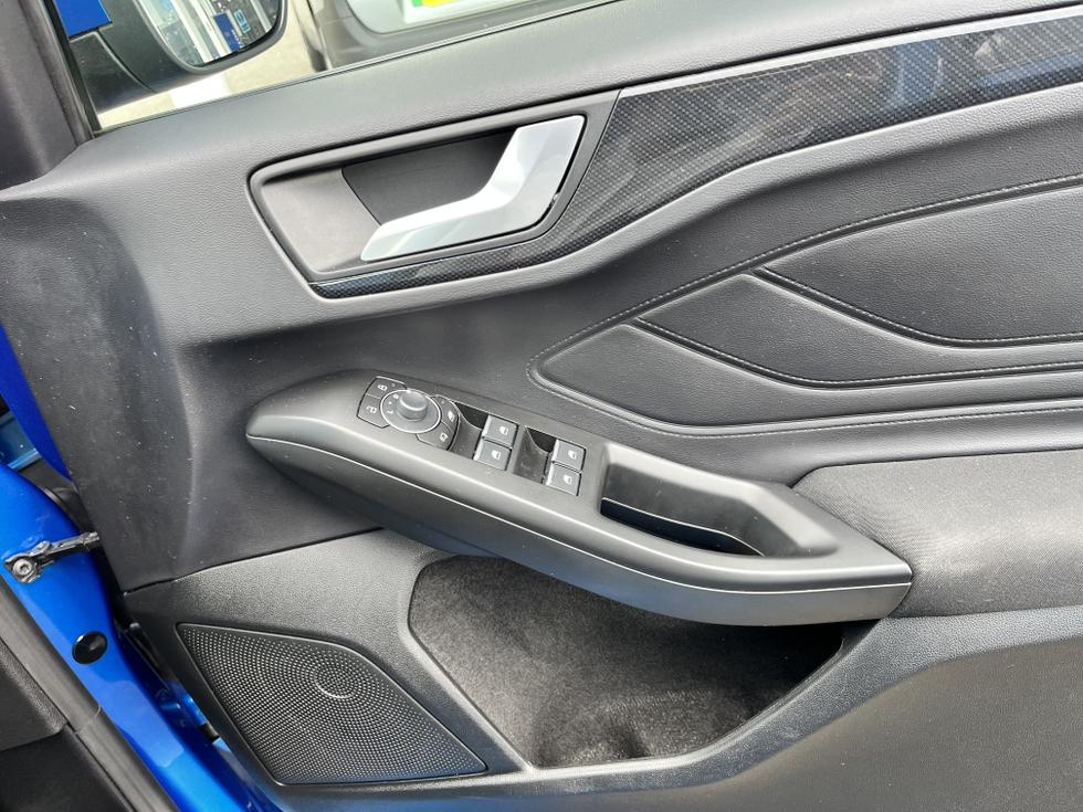 Ford Focus Photo ade81169-0022-4f10-bcc1-ba71c3128403.jpg