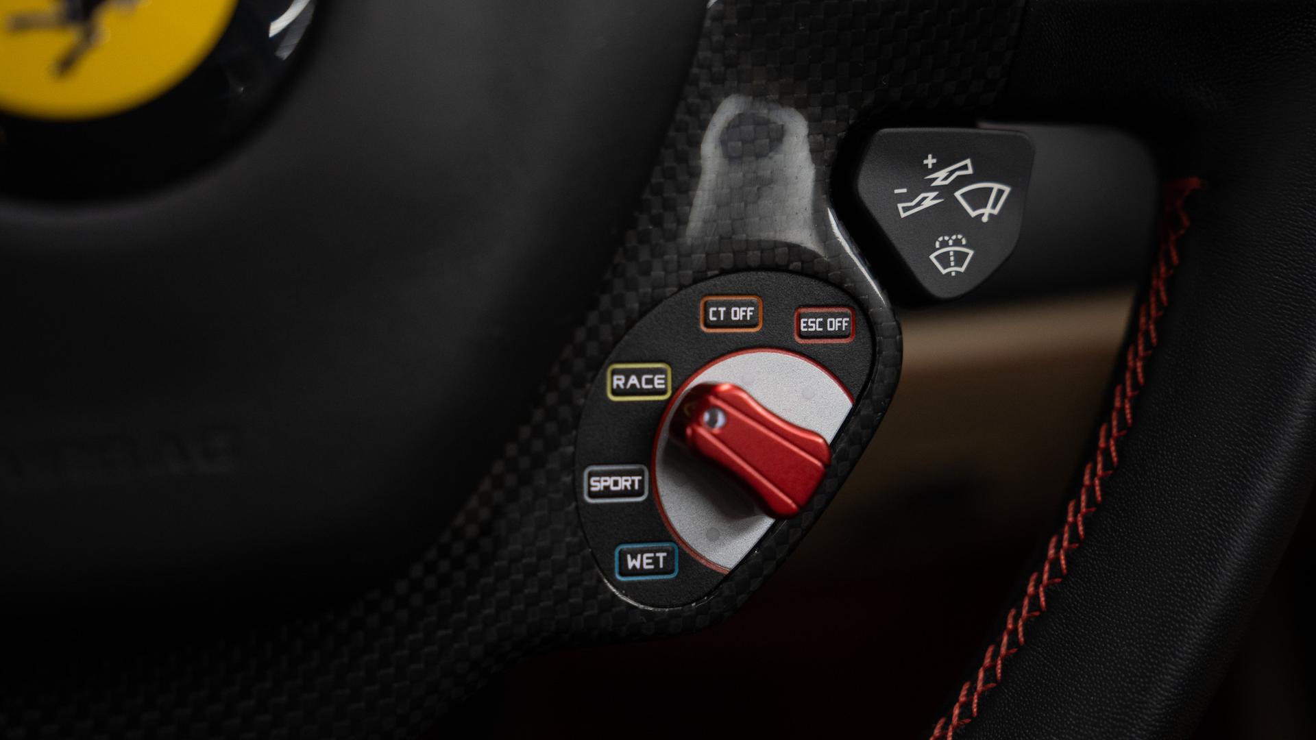 Ferrari 488 Photo ade8f43d-ce32-4103-9976-20ebbc15991a.jpg