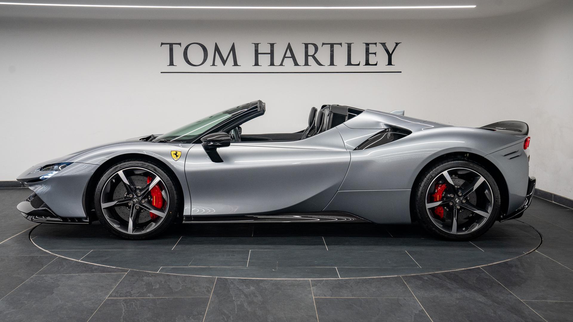 Ferrari SF90 Spider Photo adf34014-5cb8-4a7d-b7a8-2bbaab586d67.jpg