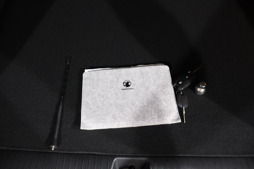 Vauxhall Frontera Electric Photo adfa03d9-1a33-4b4f-9d16-4f54f03d42b6.jpg